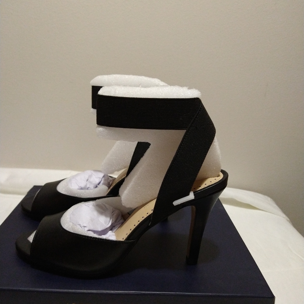 Adrienne Vittadini Guidry Leather Peep Toe Heels - Picture 11 of 15
